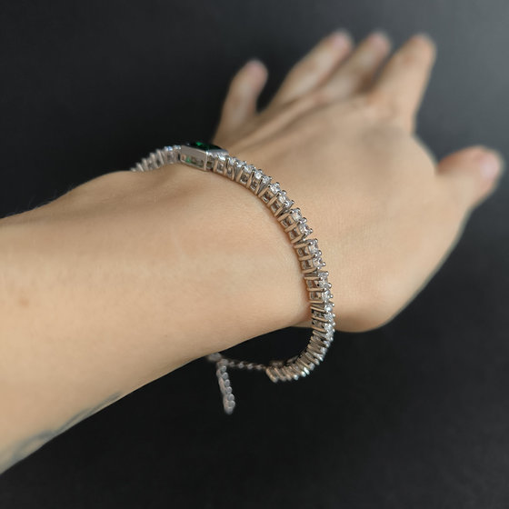 Серебряный браслет с изумрудом nano 9.533ct