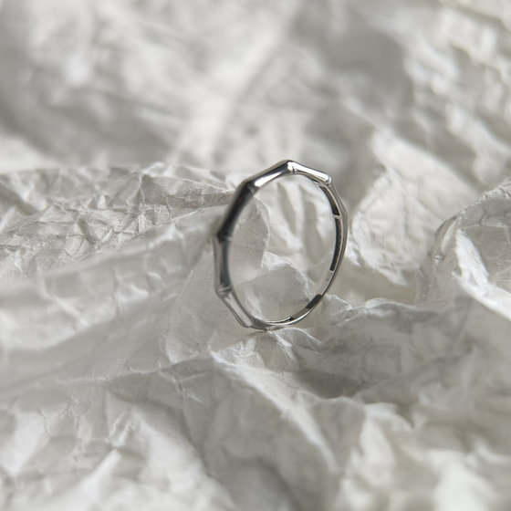 Серебряное кольцо без камней