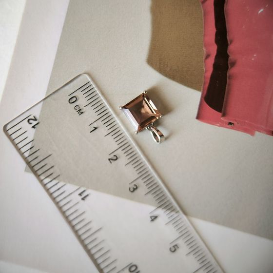 Серебряная подвеска с султанитом 2.575ct