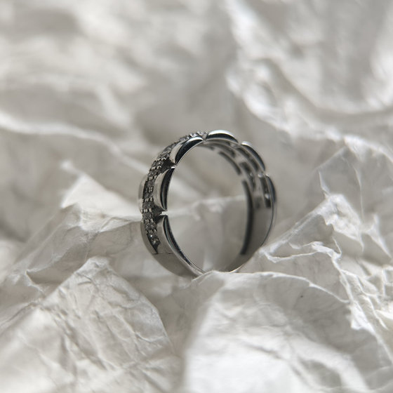 Серебряное кольцо с фианитами