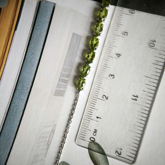 Серебряный браслет с хризолітом