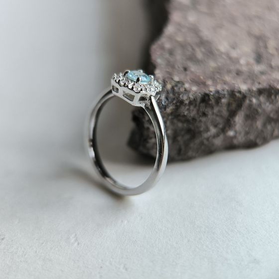 Серебряное кольцо с топазом 0.42ct