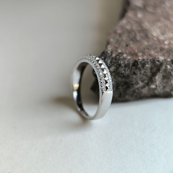 Серебряное кольцо с фианитами