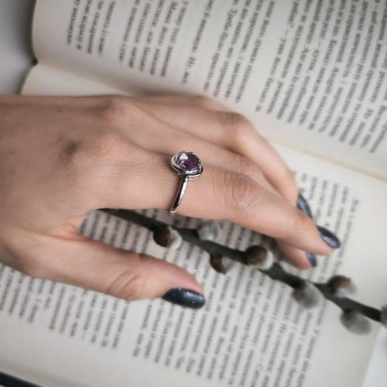 Серебряное кольцо с александритом
