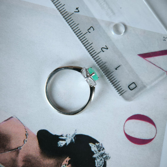 Серебряное кольцо с изумрудом 1.11ct