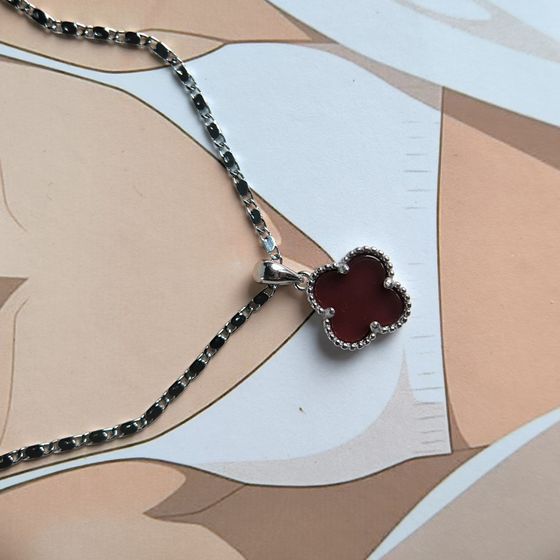 Серебряная подвеска с агатом