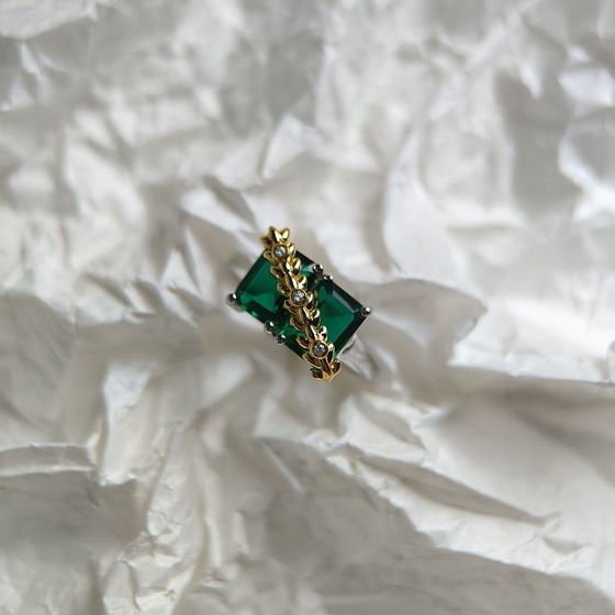 Серебряное кольцо с изумрудом nano