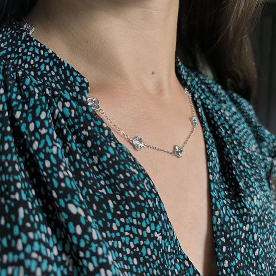 Серебряное колье без камней