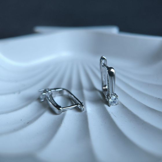 Серебряные серьги с фианитами Серебряные серьги с фианитами