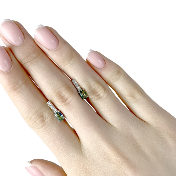 Серебряные серьги с мистик топазом 0.726ct, фианитами