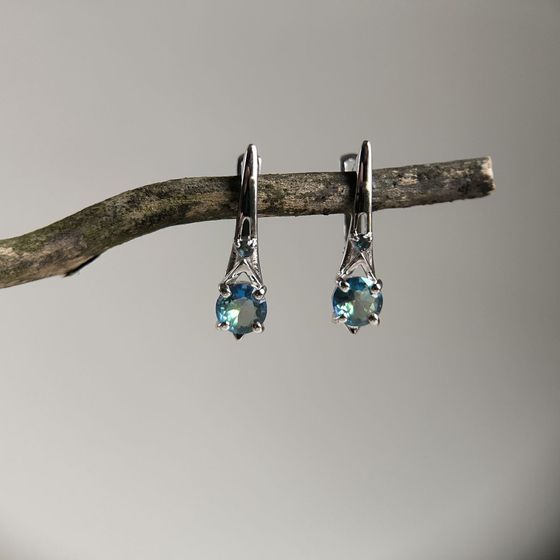 Серебряные серьги с мистик топазом 1.225ct