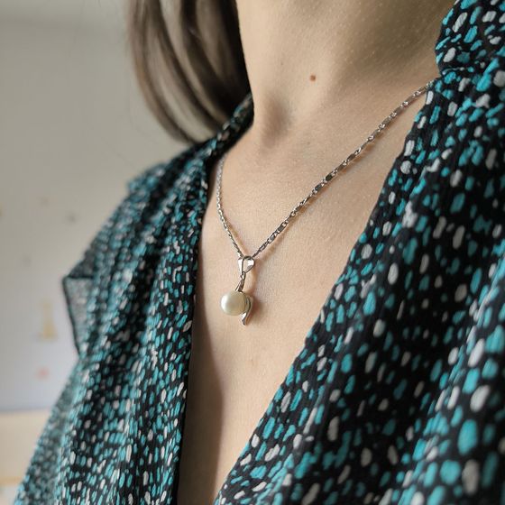 Серебряная подвеска с жемчугом