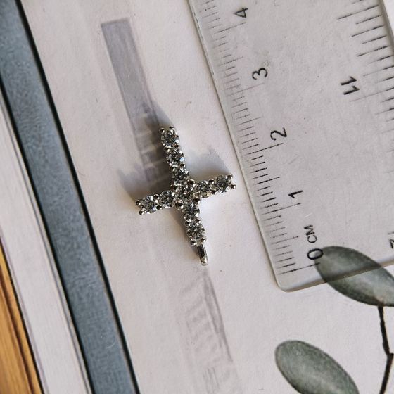 Серебряный крестик с фианитами