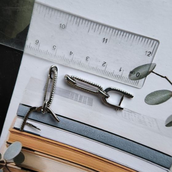 Серебряные серьги с фианитами