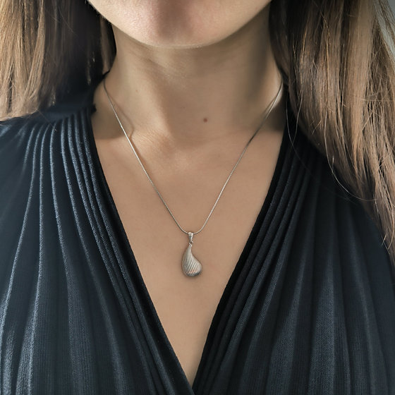 Серебряная подвеска без камней