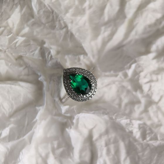 Серебряное кольцо с изумрудом nano 2.401ct