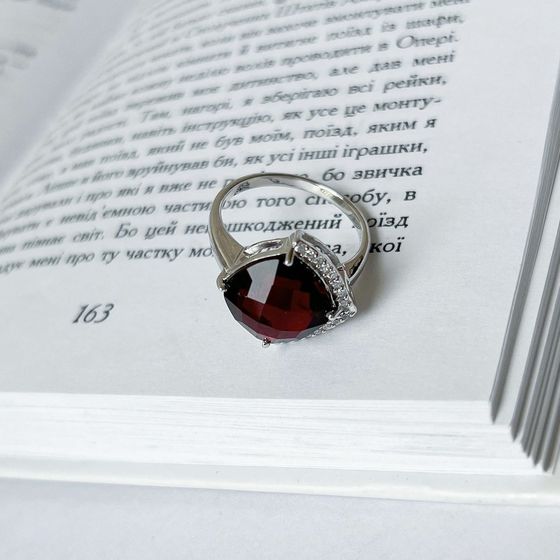 Серебряное кольцо с гранатом 5.38ct
