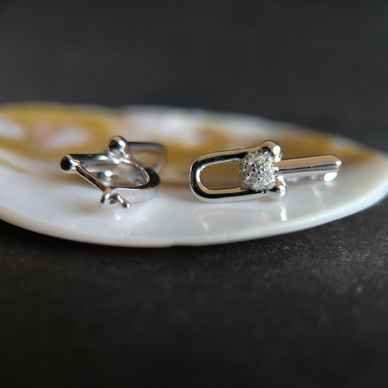 Серебряные серьги с фианитами