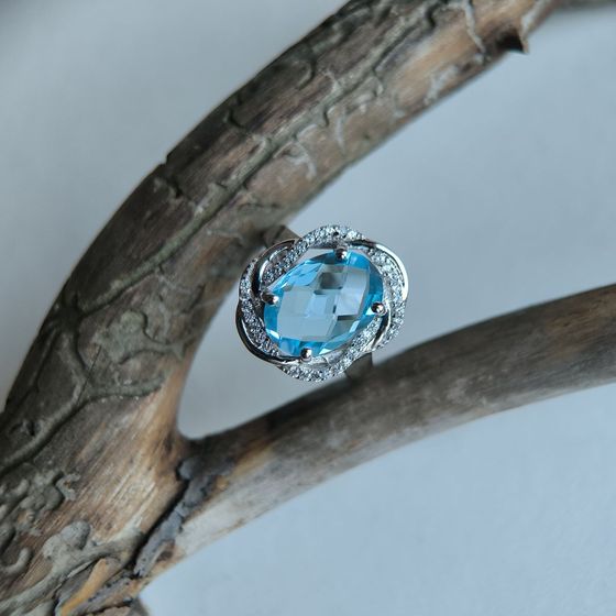 Серебряное кольцо с топазом 6.5ct