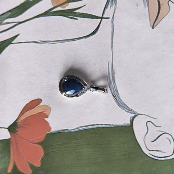 Серебряная подвеска с сапфиром 1.355ct