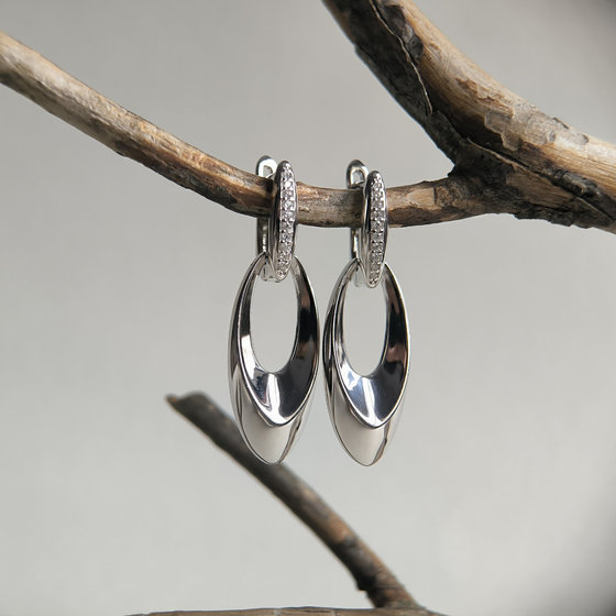 Серебряные серьги с фианитами