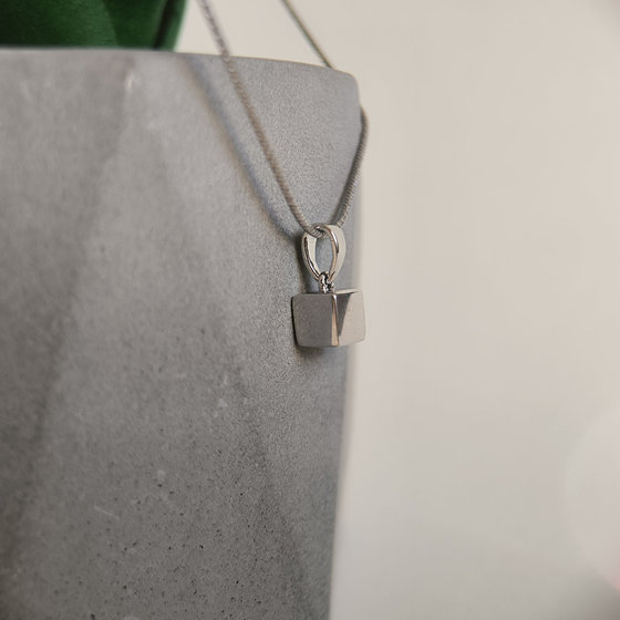 Серебряная подвеска без камней