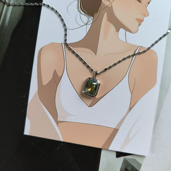 Серебряная подвеска с мистик топазом 2.4ct