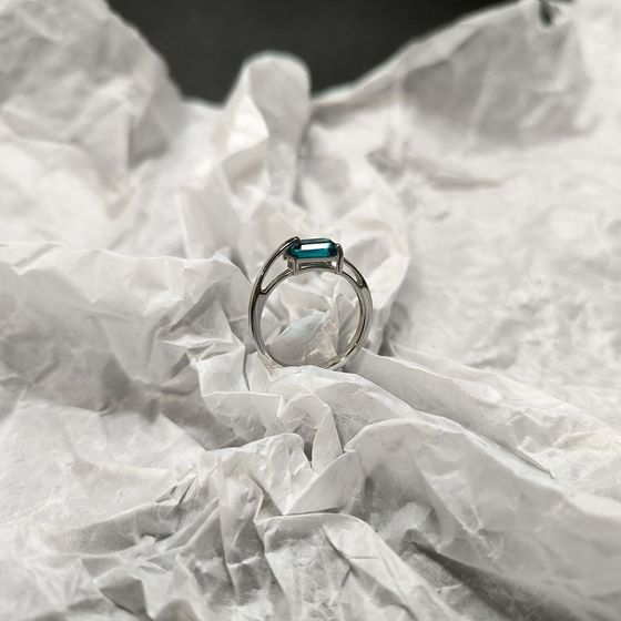 Серебряное кольцо с изумрудом nano 1.385ct