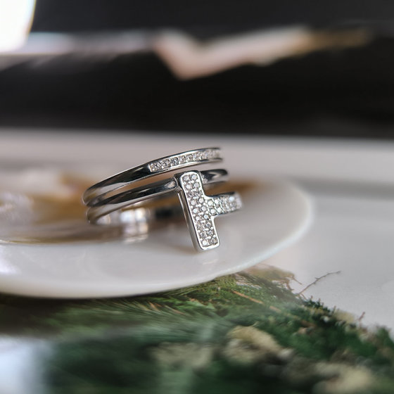 Серебряное кольцо с фианитами