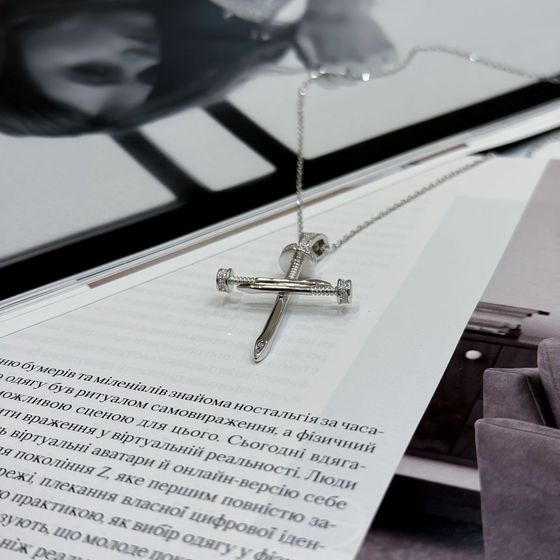 Серебряное колье с фианитами