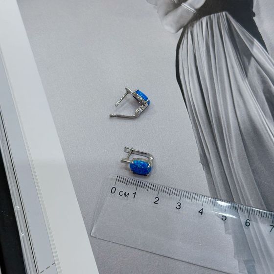 Серебряные серьги с опалом