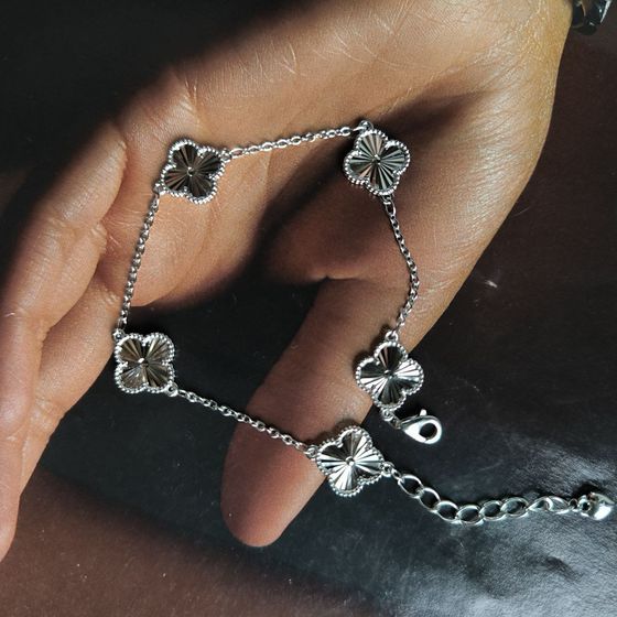 Серебряный браслет без камней