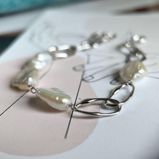 Серебряный браслет с жемчугом барочным