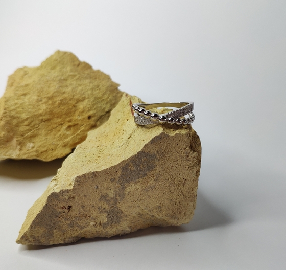 Серебряное кольцо с фианитами