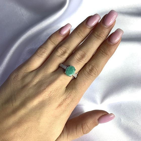 Серебряное кольцо с изумрудом 2.802ct