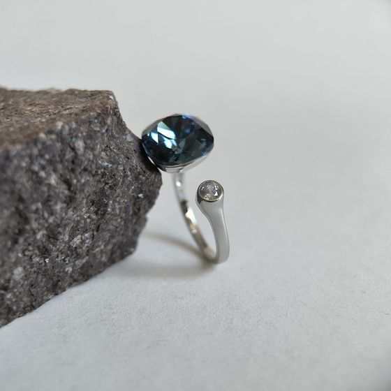 Серебряное кольцо с фианитами