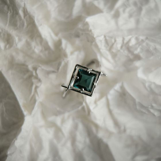 Серебряное кольцо с топазом Лондон Блю 1.5ct