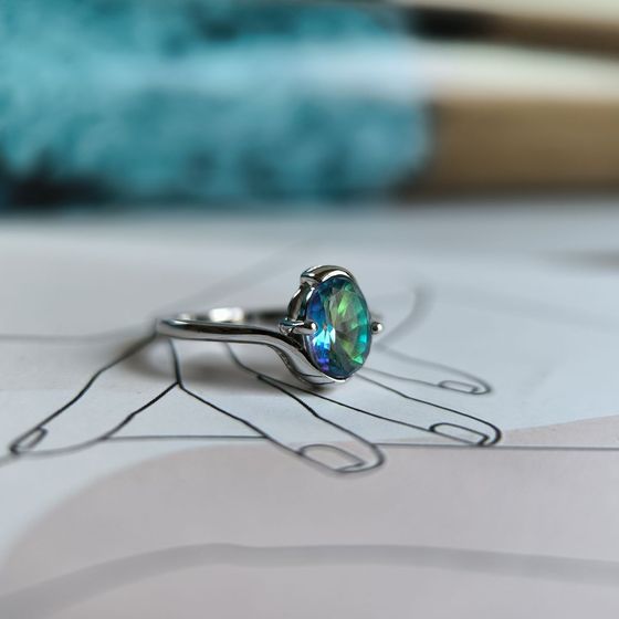 Серебряное кольцо с мистик топазом 0.925ct