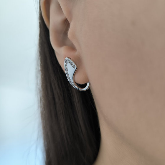 Серебряные серьги с фианитами