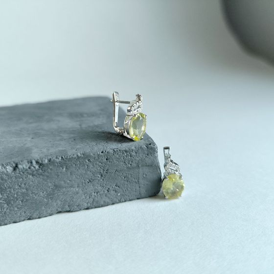 Серебряные серьги с зеленим кварцем 4.66ct, фианитами