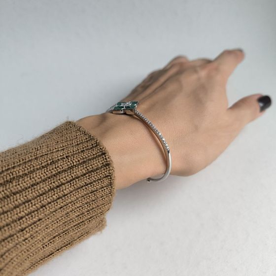 Серебряный браслет с малахитом, фианитами