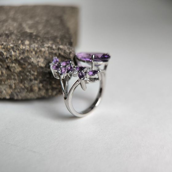 Серебряное кольцо с аметистом 4.523ct