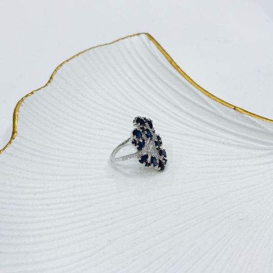 Серебряное кольцо с сапфиром 3.66ct