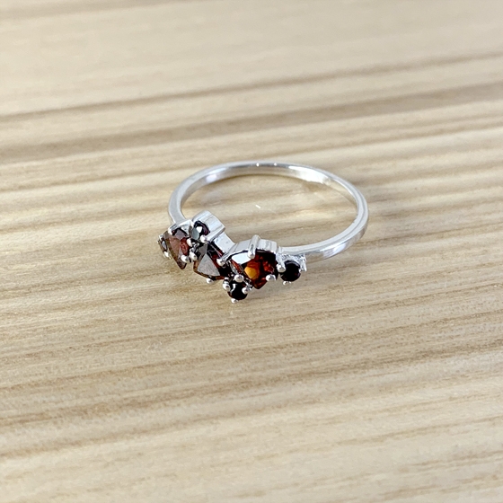 Серебряное кольцо с гранатом 1.03ct