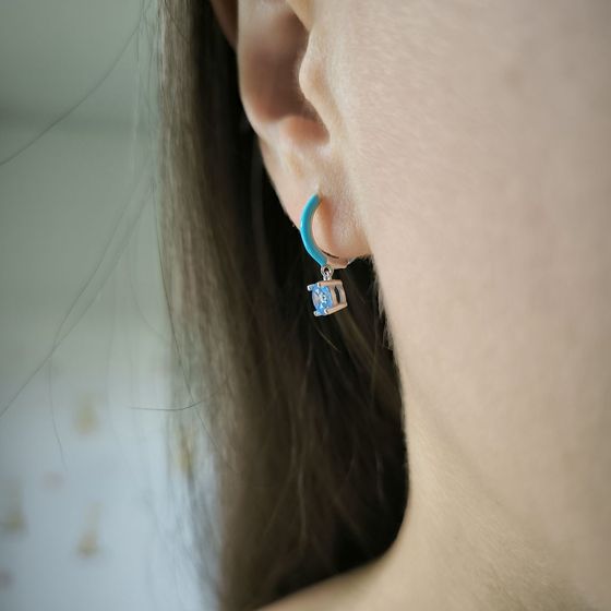 Серебряные серьги с фианитами, емаллю