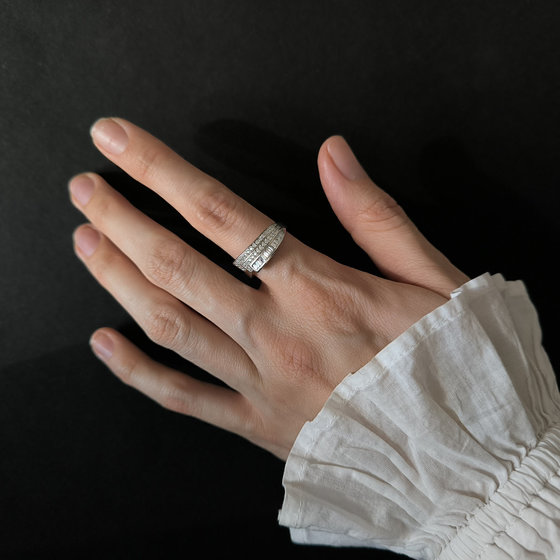 Серебряное кольцо с фианитами