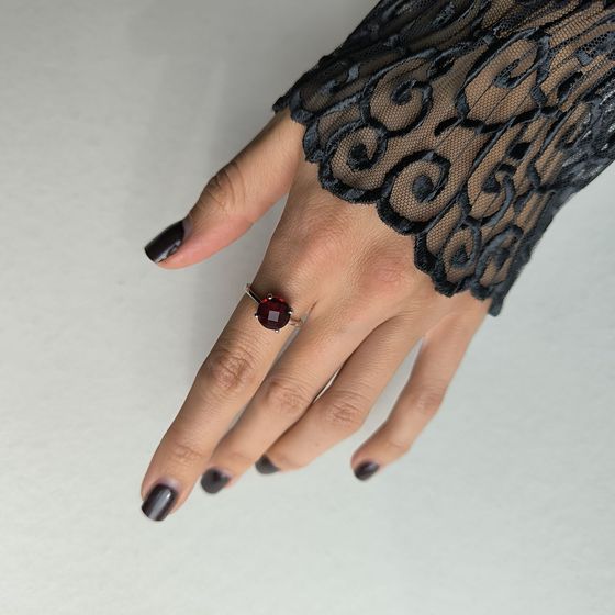 Серебряное кольцо с гранатом nano