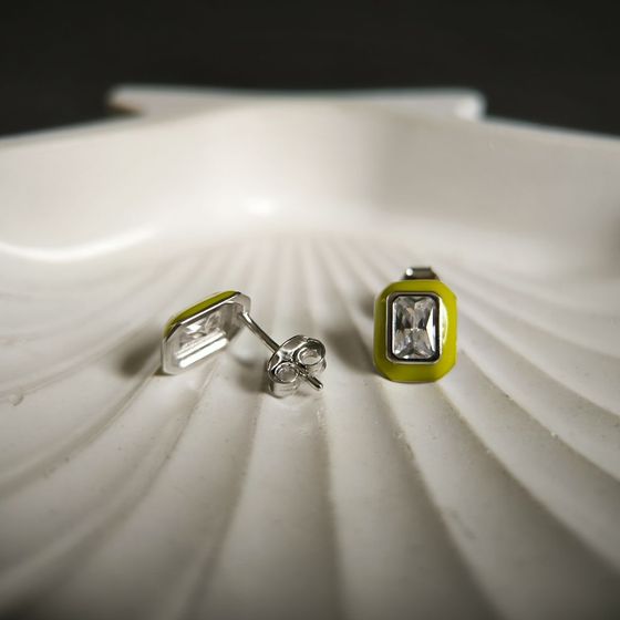 Серебряные серьги с фианитами, емаллю Серебряные серьги с фианитами, емаллю