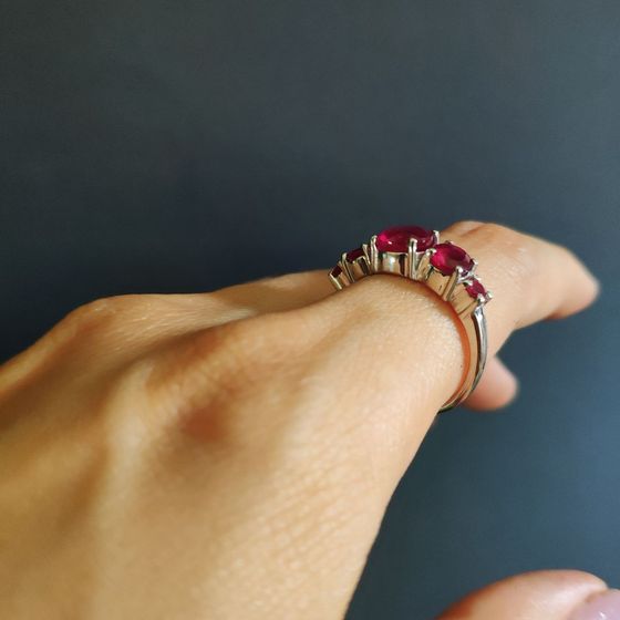 Серебряное кольцо с рубином 3.63ct
