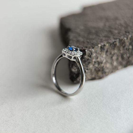 Серебряное кольцо с сапфиром nano 0.32ct